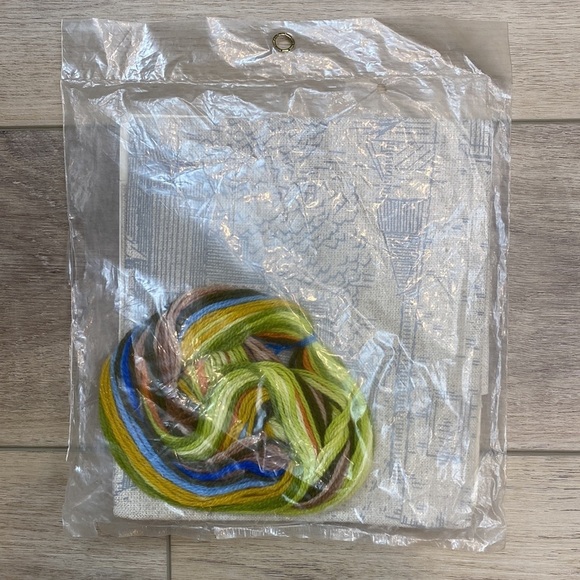 Vintage Valiant Crafts Stitchery Crewel Kit - Picture 4 of 6